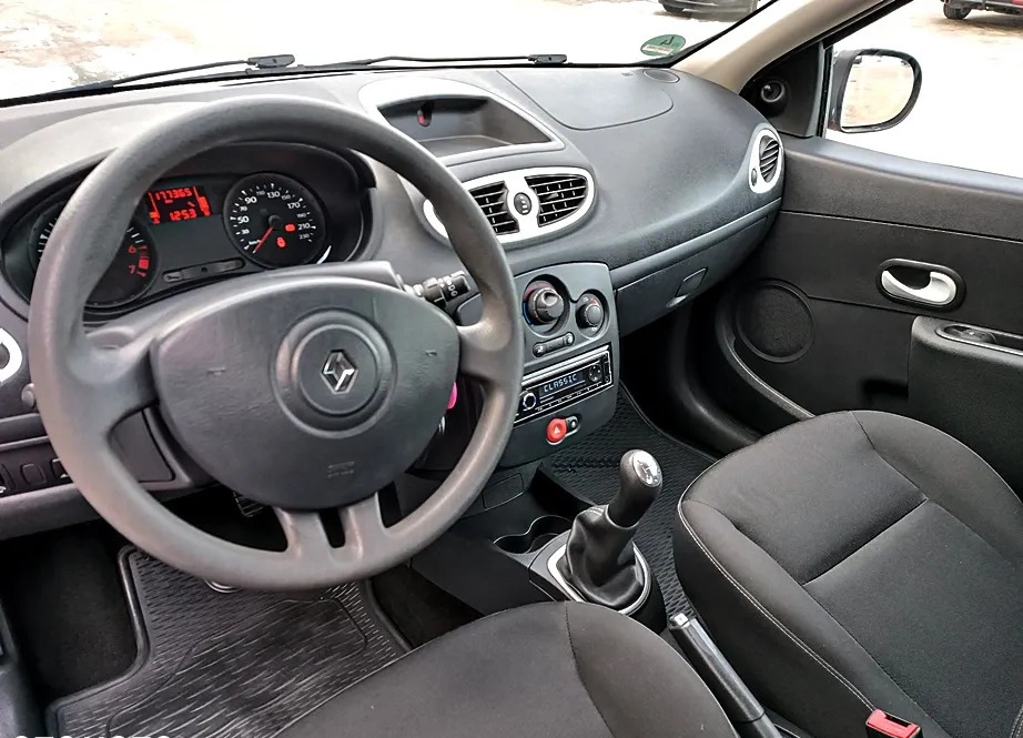 Renault Clio cena 14500 przebieg: 170000, rok produkcji 2011 z Elbląg małe 326